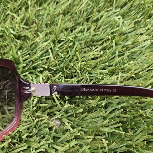 Women's Oversized Sunglasses - Burgundy Frame - Picture 2 of 5